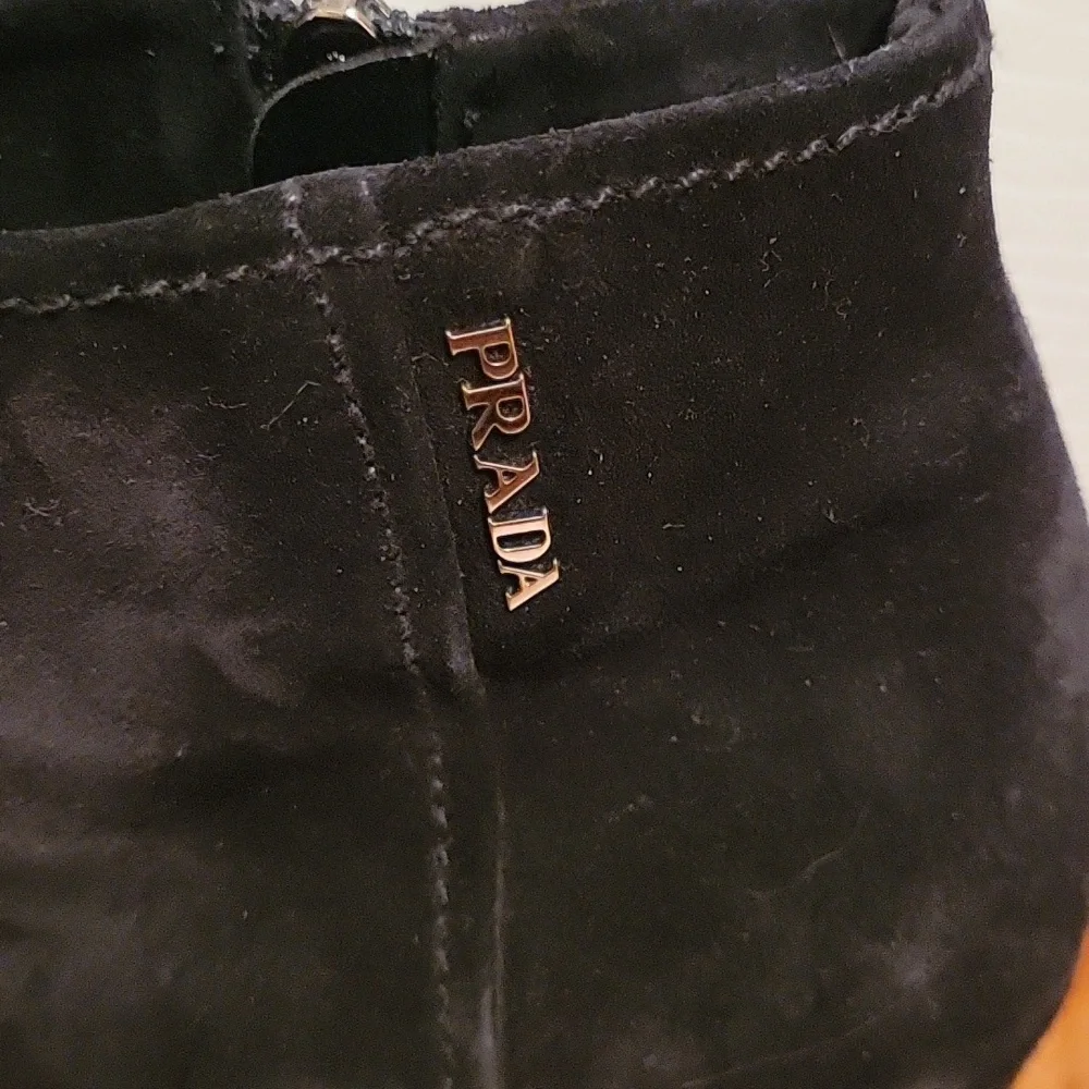 PRADA - Picture 4 of 9